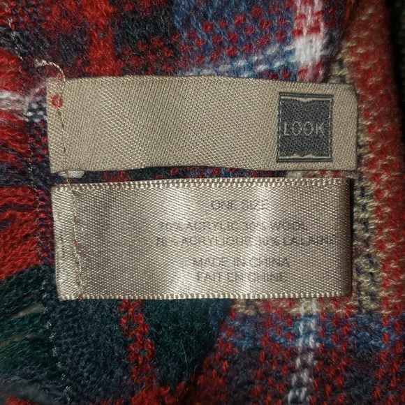 Look Wrap Scraf - Picture 3 of 6